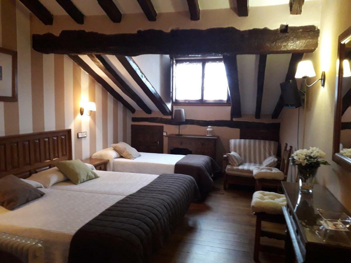 Posada Santa Juliana Santillana del Mar Room photo
